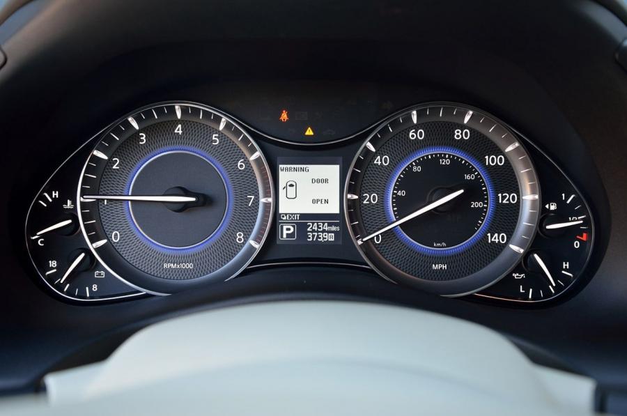  Infiniti QX56 2013 года  (фото 12 из 39)